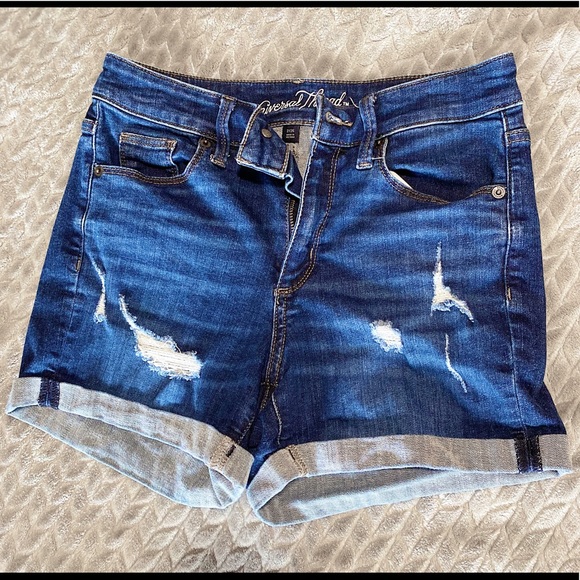 Old Navy Distressed Jean Shorts ✨ - Picture 1 of 3